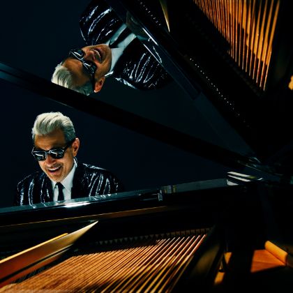 /steinway.com-americas/music-and-artists/featured/steinway-artist-jeff-goldblum