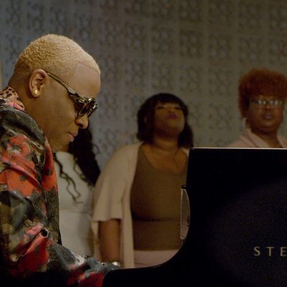 /steinway.com-americas/news/press-releases/steinway-artist-davell-crawford-featured-in-stunning-new-video-performance-down-by-the-riverside