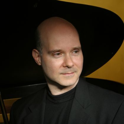 /steinway.com-americas/news/features/owners/gerardo-teissonniere