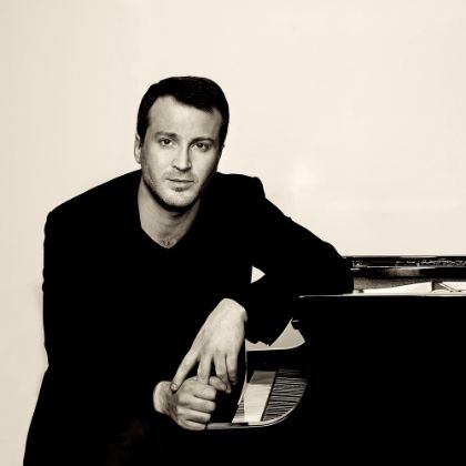 /steinway.com-americas/news/features/despair-hope-jean-philippe