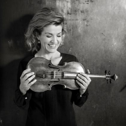 /steinway.com-americas/soundboard/soundboard-anne-sophie-mutter