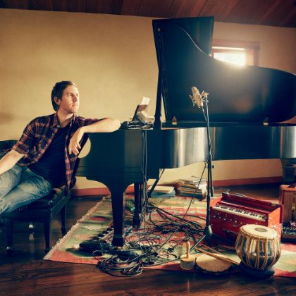 /steinway.com-americas/news/features/owners/jesse-carmichael