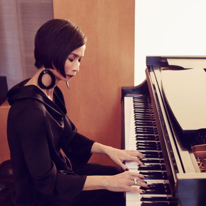 /steinway.com-americas/news/features/owners/josie-natori