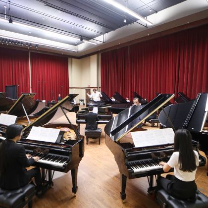 /steinway.com-americas/news/articles/florida-state-university-elevates-music-experience-17-new-steinways