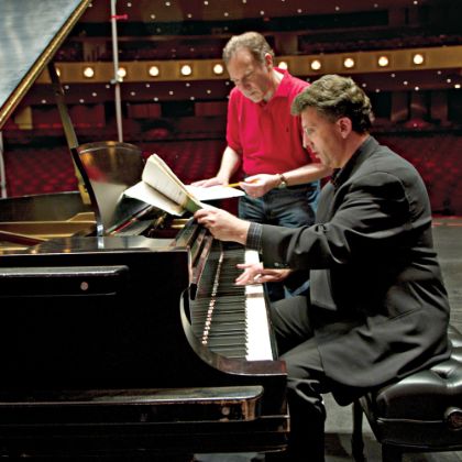 /steinway.com-americas/news/features/jeffrey-biegel-at-play-with-bach