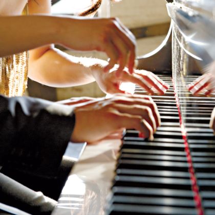 /steinway.com-americas/news/features/anderson-and-roe-songs-without-words