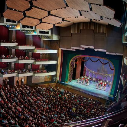 /steinway.com-americas/news/boston-chronicle/winter-2016/steinway-boston-performance-straz-center