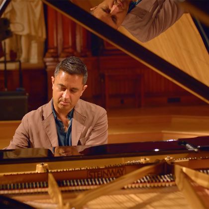 /steinway.com-americas/news/features/new-steinway-sanders-theatre-harvard
